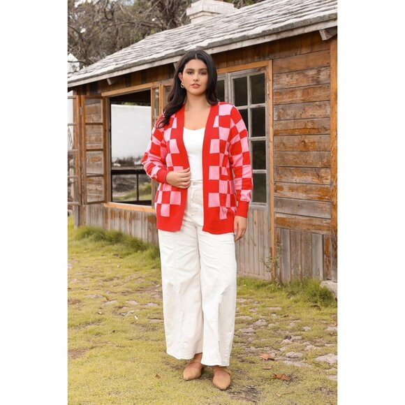 Oversized Plus Size Knit Cardigan with V-Neck - Perfect for Everyday Comfort - Picture 2 of 9